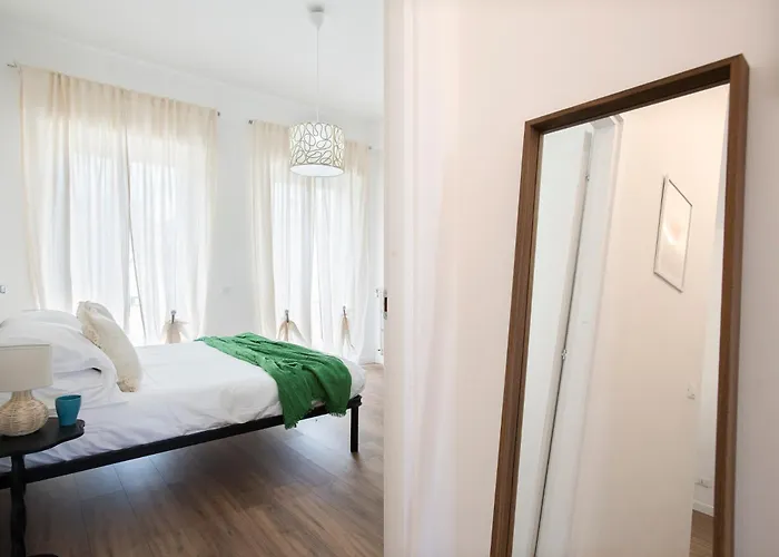 Sunny Spacious For 6 Guests Apartment