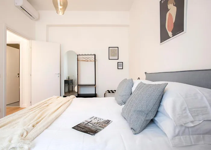Sunny Spacious For 6 Guests Apartment *