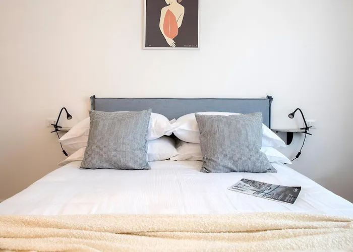 Sunny Spacious For 6 Guests Apartment