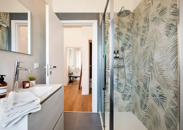 Sunny Spacious For 6 Guests Apartment Rome