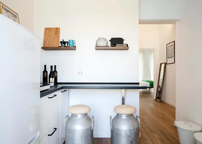 Sunny Spacious For 6 Guests Apartment Rome