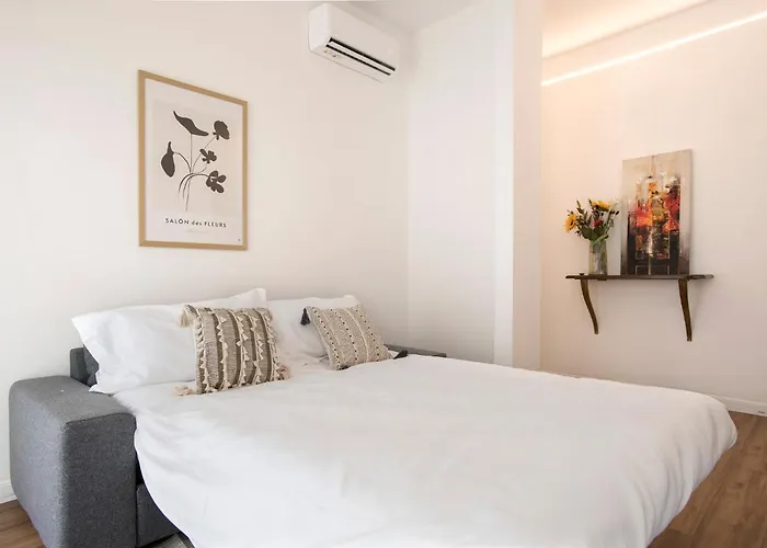 Sunny Spacious For 6 Guests *