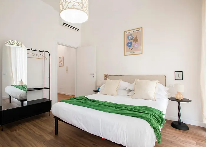 Sunny Spacious For 6 Guests Apartment