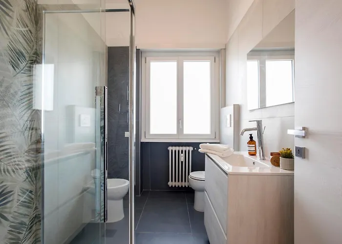 Sunny Spacious For 6 Guests Apartment *