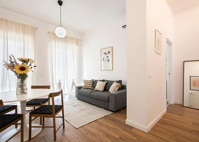 Sunny Spacious For 6 Guests *